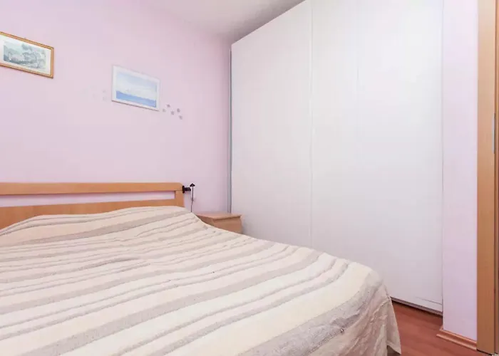 Jenny Apartman *